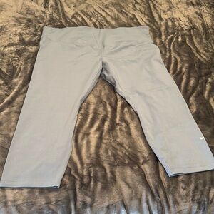 NWT Women’s plus Nike tight fit mid rise workout training leggings 2X light blue